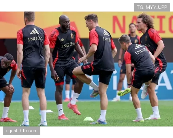 比利时巧克力足球展现世界杯环保艺术与甜蜜结合的独特风采 比利时巧克力足球展现世界杯环保艺术与甜蜜结合的独特风采