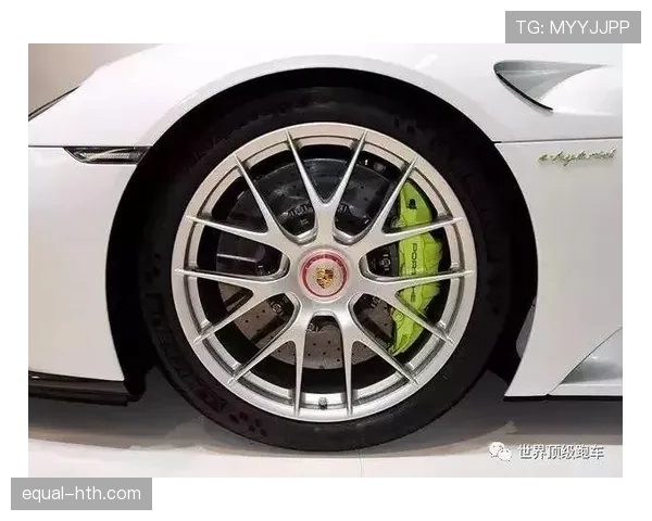 贝林厄姆这小子，刚拿高薪就换超跑，训练完还顺手买了块表？